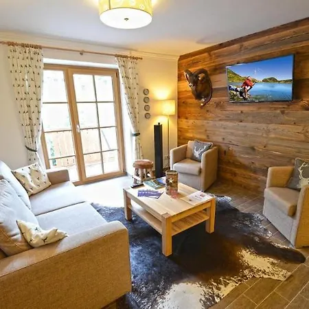 Hotel Kristall By Skinetworks 4*