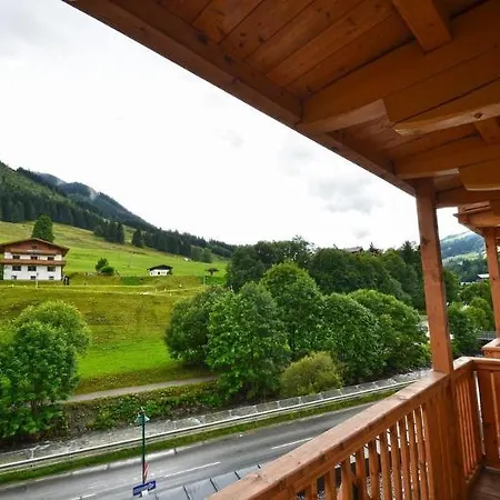 Hotel Kristall By Skinetworks 4*