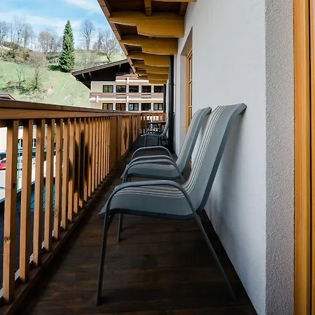 Kristall By Skinetworks Hotel