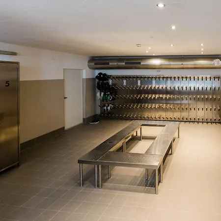 Kristall By Skinetworks Hotel 4*