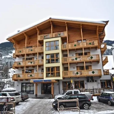 Kristall By Skinetworks Hotel 4*