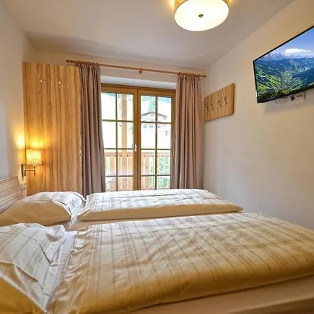 Hotel Kristall By Skinetworks 4*