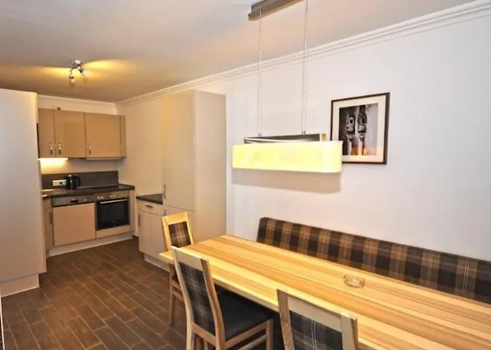 Hotel Kristall By Skinetworks 4*