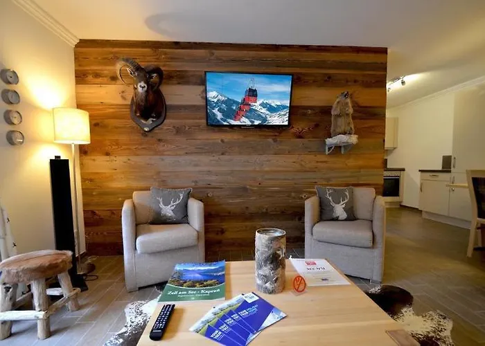 Hotel Kristall By Skinetworks 4*