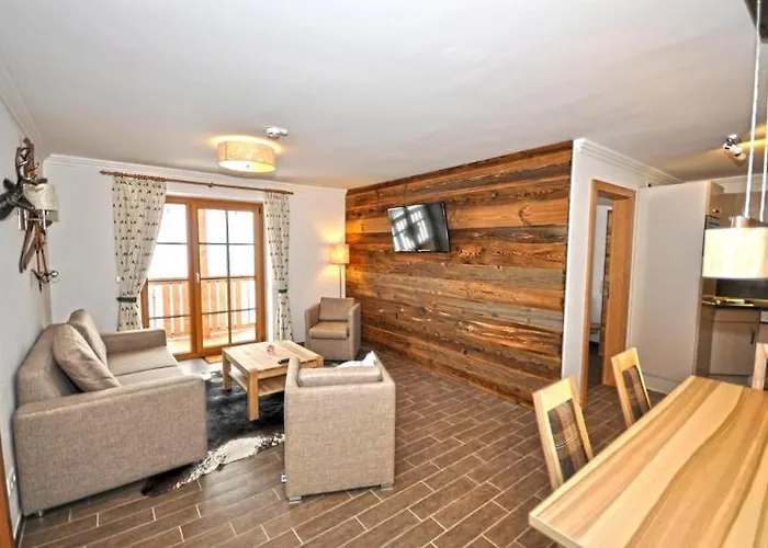 Hotel Kristall By Skinetworks 4*